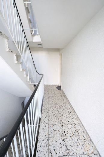 Solides Investment mit Zukunft: Zwei Mehrfamilienhäuser mit 13 Wohneinheiten – Flur