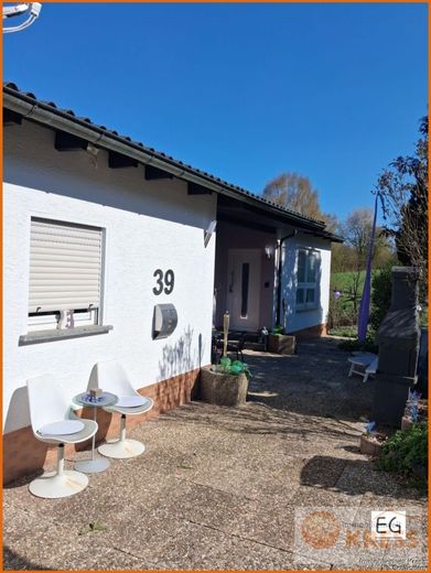 Einfamilienhaus mit Einliegerwohnung, Carport, Garage u. separatem Baugrundstück in Snt.- Mottgers. – Bild 6