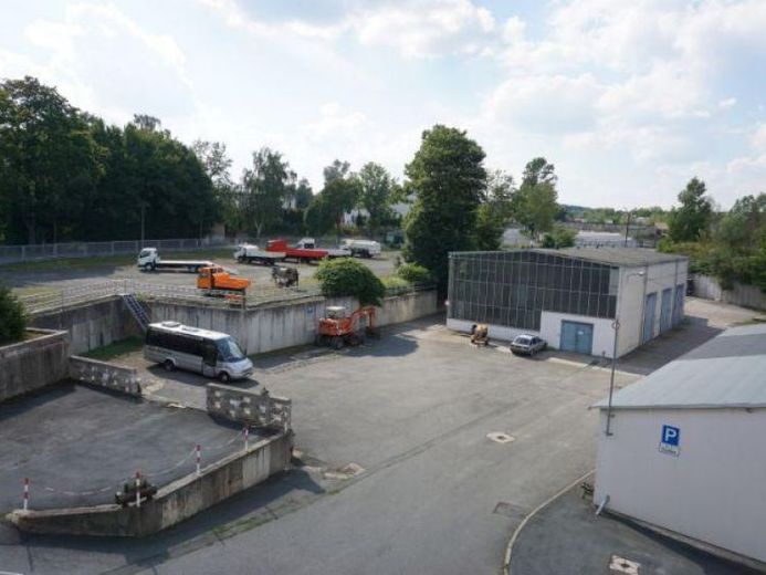 Gewerbeobj. mit Büro,Stahlbauhalle mit 5 to Portalkran,Freifläche – Foto 1