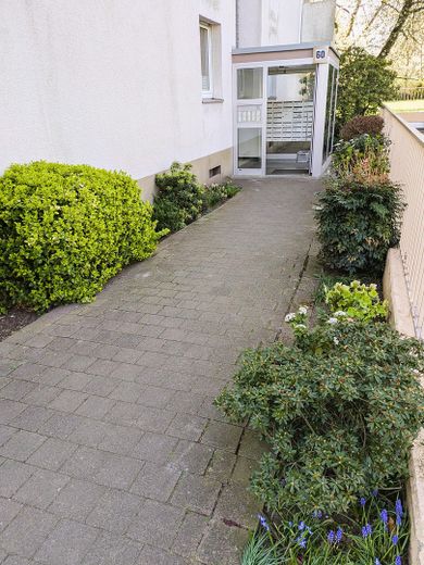 EINGANGSBEREICH HAUS
