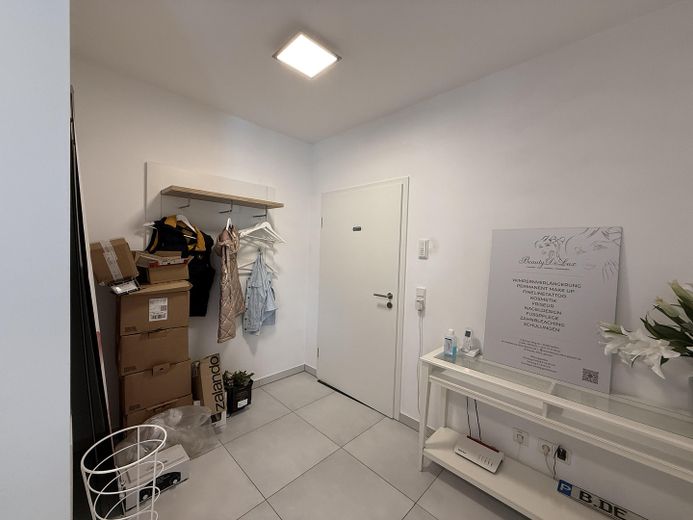 Eingang mit Garderobe EG