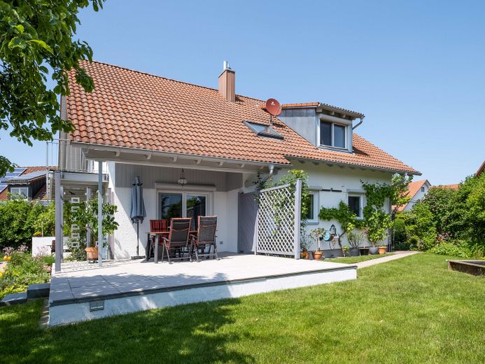 Südseite mit Terrasse