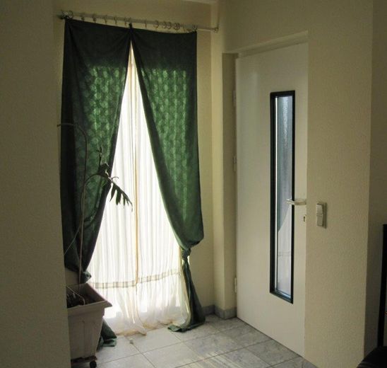 Seiteneingang Büro