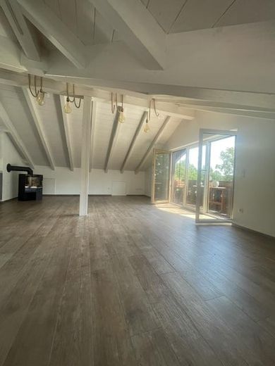 Appartamento mansardato moderno ed esclusivo con vista panoramica – Blick zum Wohnraum