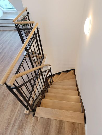 Dachgeschoß-Maisonette-Wohnung 44 qm am Tilsiter Platz in Kiel-Ellerbek – Aufgang zum Schlafbereich
