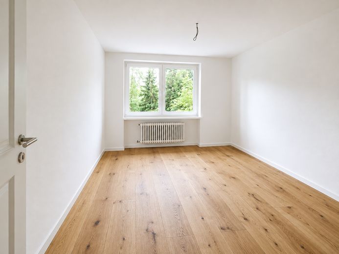 Hochwertig saniert & provisionsfrei: 3-Zimmer-Wohnung mit Südterrasse in München-Solln – Schlafzimmer groß