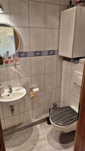 Charmantes Einfamilienhaus in ruhiger zentraler Lage – Gäste WC