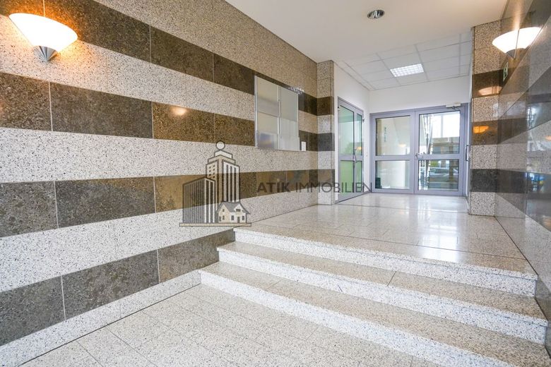 ATIK: Ausbau nach Mieterwunsch - klimatisierte Bürofläche im EG mit Top Preis-Leistungs-Verhältnis – Eingangsbereich