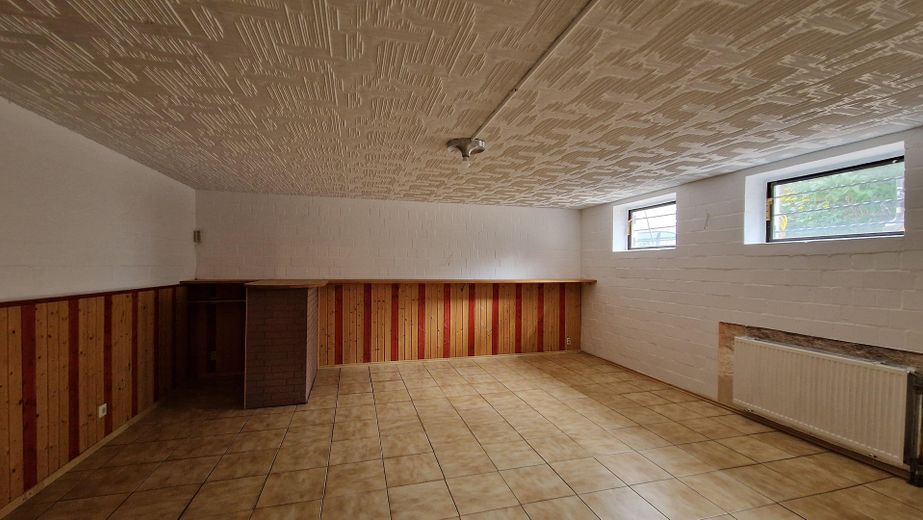 Casa a schiera di testa con camino e moderno impianto di riscaldamento ibrido a gas a Berlino-Rudow – Kellerraum