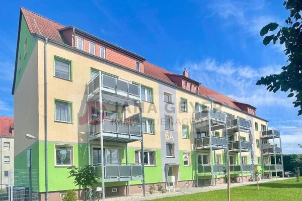 LAUSSIG - OT PRESSEL * 4-KAMERAPPARTEMENT op de BEGANE GROND met ZONNIG BALKON * PARKEERPLAATS voor de deur