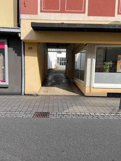 Schöne Maisonettewohnung =  Haus im Haus / gewerblich geeignet als Mitarbeiter-Unterkunft – Zugang zu Hof zu Hauseingang