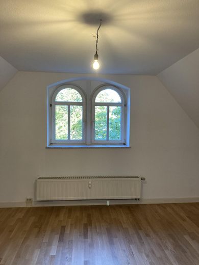 Schöne 1-Zimmer Dachgeschosswohnung in denkmalgeschützter Villa in zentraler Lage von Radebeul – Foto 7