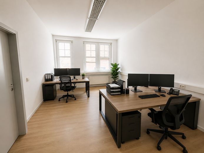 Oficina/consultorio renovado junto a la estación de Freital-Potschappel con 6 estancias!! – Visualisierung Arbeitsplätze