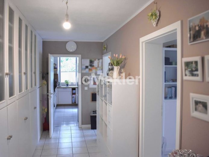 Ihr Rückzugsort in Heidelbergs Höhenlage: 92 m², Loggia mit Weitblick & 2 Bäder, Aufzug, Stellplatz – Foto 1