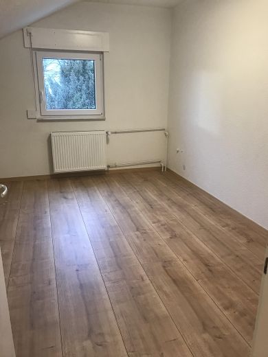 Posizione unica: edificio commerciale e casa unifamiliare direttamente al confine svizzero, presso la stazione ferroviaria – Kinderzimmer 3
