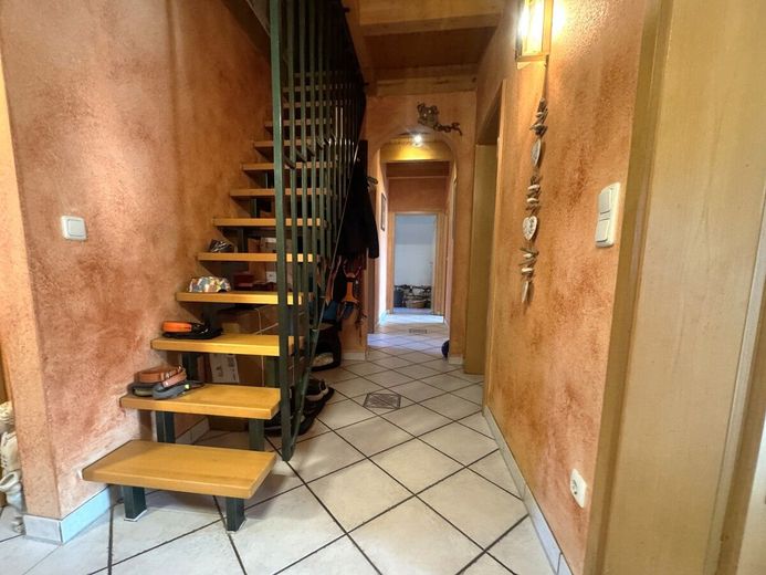 Warum noch Miete zahlen? Massiver Bungalow im Landhausstil in ruhiger Umgebung von Buchholz (Aller) – Flur (2)