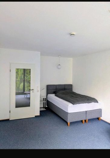 Schöne, voll möblierte 1-Zimmer-Wohnung nahe S-Bahn | Inkl. Highspeed-WLAN & Kellerabteil – Foto 3