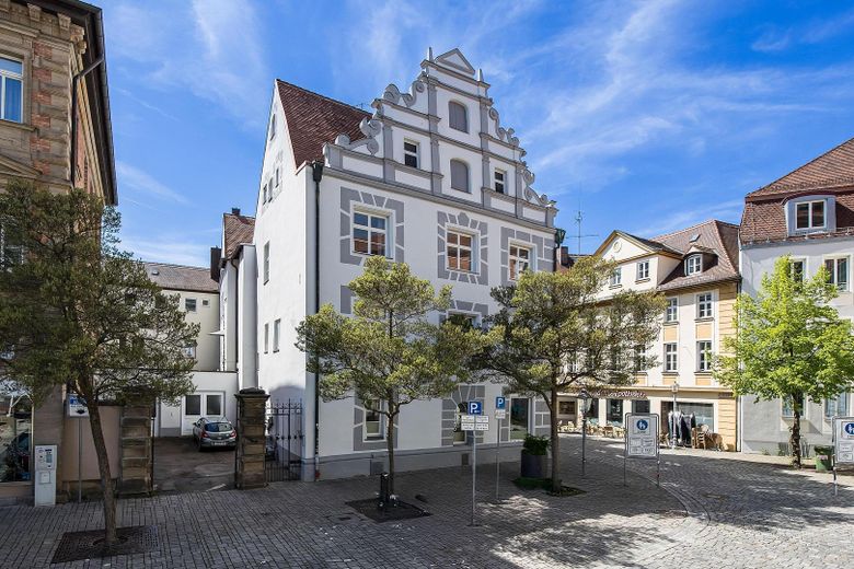 Centralne biuro lub mieszkanie własnościowe – Außenansicht des Hauses 1