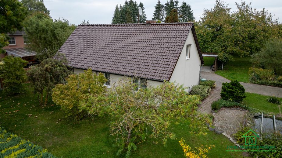 منزل مستقل مع شقة ملحقة وحديقة شتوية - دون عمولة على المشتري – Luftaufnahme Gartenseite