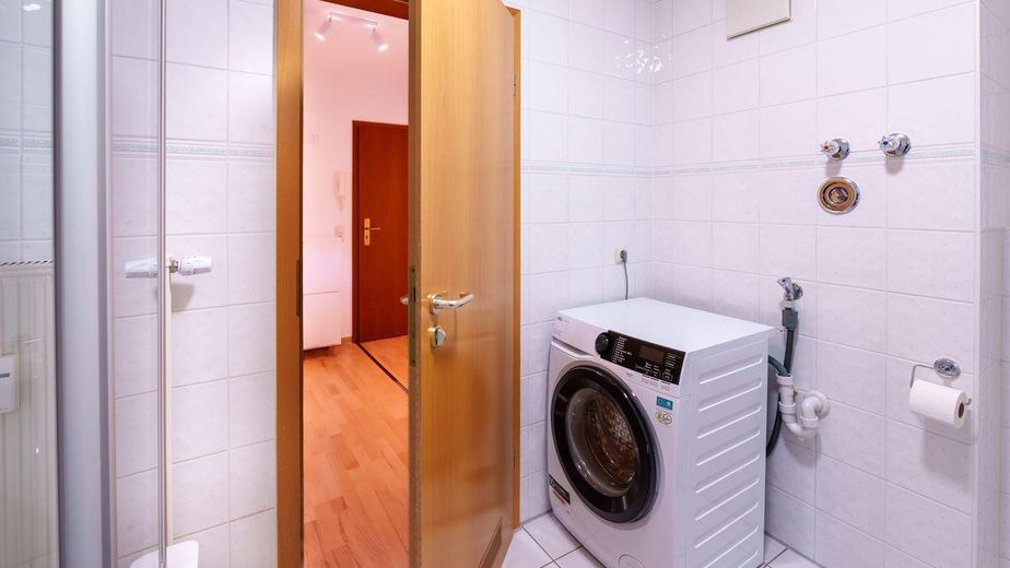 Renoviert & möbliert: Wohnung mit Balkon in Gersthofen - Wohnen auf Zeit – Foto 10