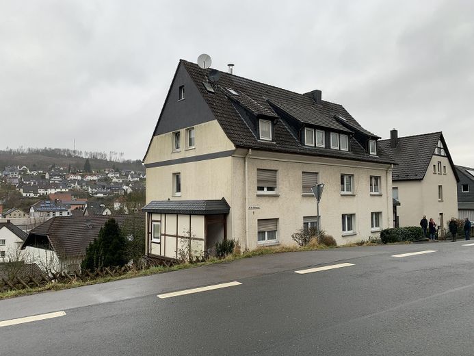 Centralnie położone mieszkanie o powierzchni 55 m² w Balve – blisko do wszystkiego i komfortowe warunki do życia – Außenansicht 