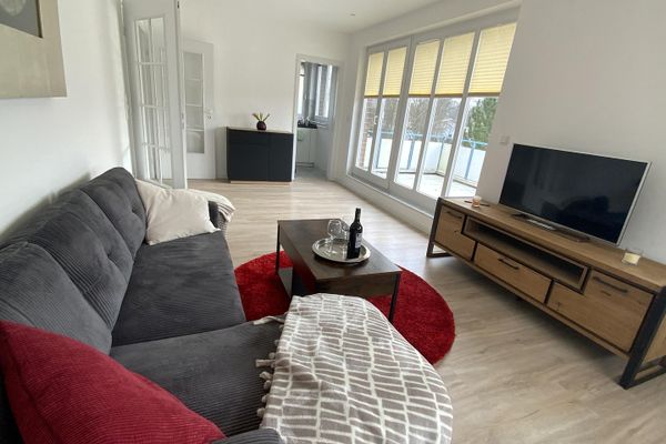 Möblierte Penthouse-Wohnung in guter Wohngegend