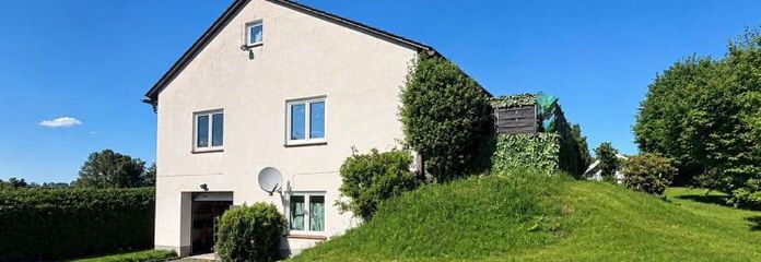 4 km von Marktredwitz + Waldershof: Ansprechender Bungalow