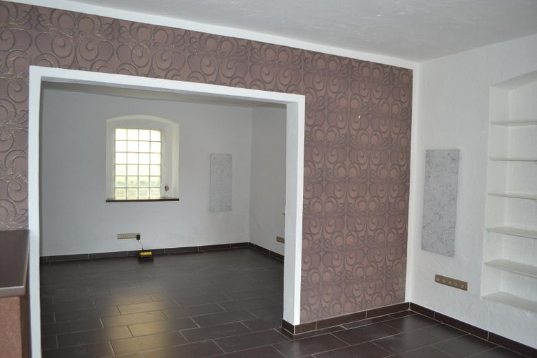 Unità commerciale in ottimo stato in posizione ben visibile – 72 m² con posto auto – Empfang