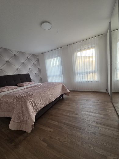 Casa a schiera centrale ben tenuta in posizione adatta alle famiglie a Laudenbach – Schlafzimmer Ansicht 2
