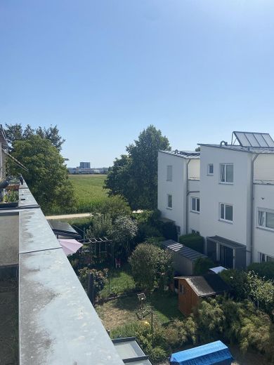 Środkowy segment szeregowca (bez prowizji) w Wiley, Neu-Ulm – Balkon Ansischt
