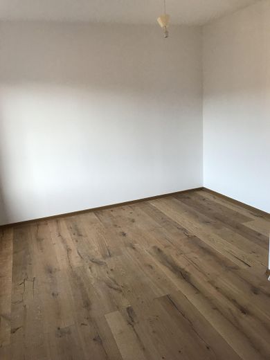 Light-filled old building apartment (5 rooms) by the city park - 4 spacious bedrooms and separate living room – Zimmer 4 (renovierter Zustand)