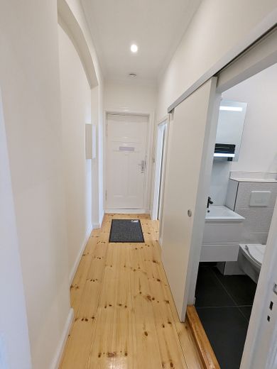 MERKEZİ + HEMEN TAŞINMAYA UYGUN - 2 odalı Spree-Charl'burg, ankastre mutfaklı ve gömme dolaplı - komisyonsuz – Fotoğraf 6