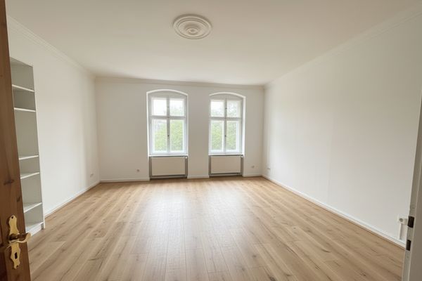 1-Zimmer-Altbau-Wohnung mit Balkon zum Innenhof