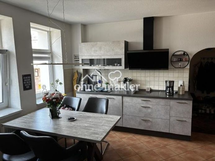Helle 3-Raum-Wohnung mit großer Wohnküche, Kaminanschluss, Garten & Stellplatz – Foto 1