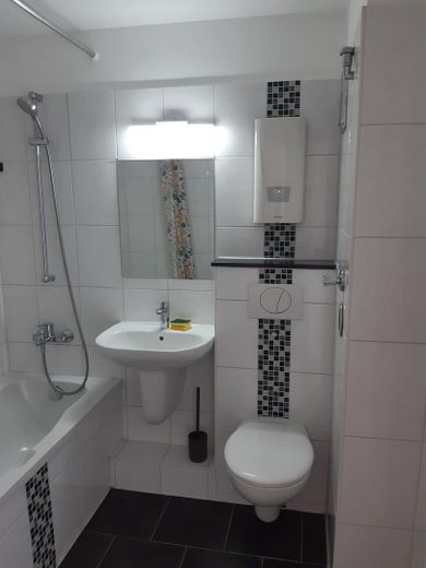 Stilvolle Maisonette mit Flair – direkt am Schloss Broich – Bad