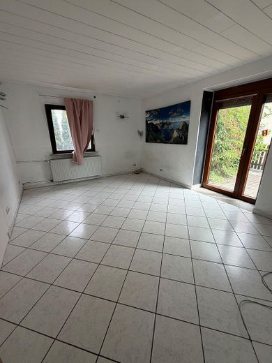 Zweifamilienhaus mit ca. 200 m² und 9 Zimmern in Erlensee – nur als gesamtes Haus zu vermieten – Foto 2