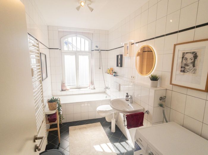 Views over Gohlis – stylish Art Nouveau apartment with charm – Grosses Bad