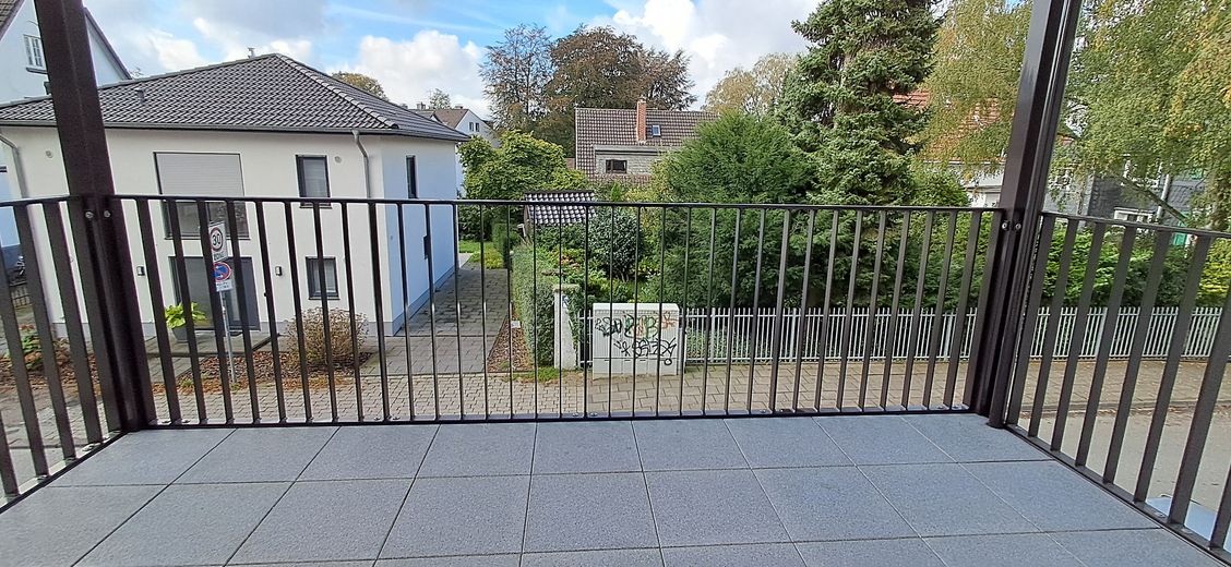 Moderne, helle 2-Zimmer Neubauwohnung mit Balkon – Balkon