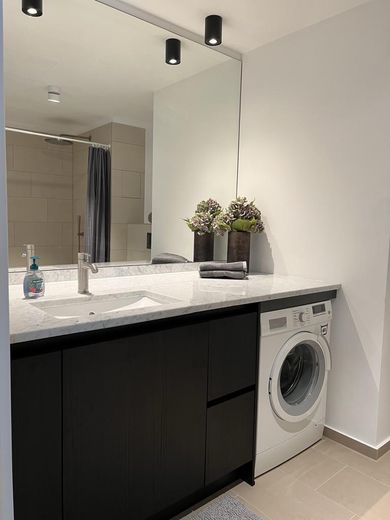 Exklusive 2-Zimmer-Wohnung in Friedrichshain // Exclusive 2-room apartment in Friedrichshain – mit Waschmaschine