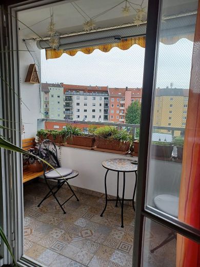 Bright 4-room apartment by Nuremberg City Park – Balkon 1 / 4,75 qm