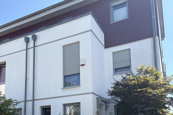 Familienfreundliche Doppelhaushälfte mit Blick ins Grüne, 7 Zimmer, PV-Anlage