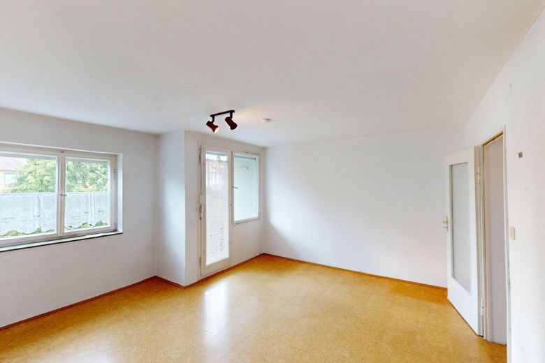 Charmantes Reihenhaus mit ausgebautem Dachboden und schönem Außenbereich - zzgl. Garage – Wohnzimmer