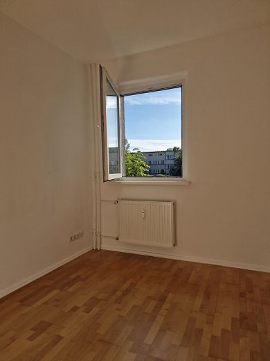 Sehr helle 2-Zi.-Whg., saniert, mit EBK, 4.OG mit Aufzug, Kudamm-Nähe – Schlafzimmer