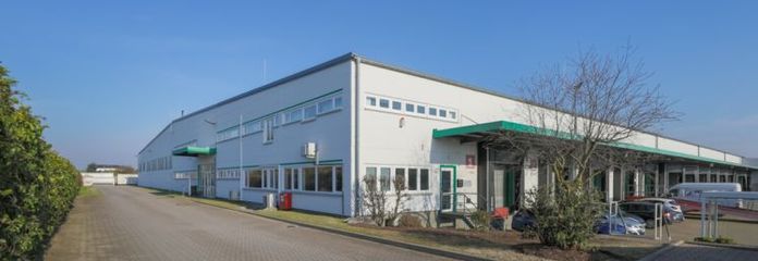 Maximale Effizienz: Logistikhalle mit 14 Rampentoren und bester Anbindung in Iffezheim!