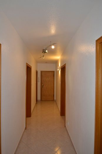 5 Zimmer Maisonett-Wohnung mit 2 Bädern und ca. 124 m² Wohnfläche im beliebten Langerfeld – Flur unten