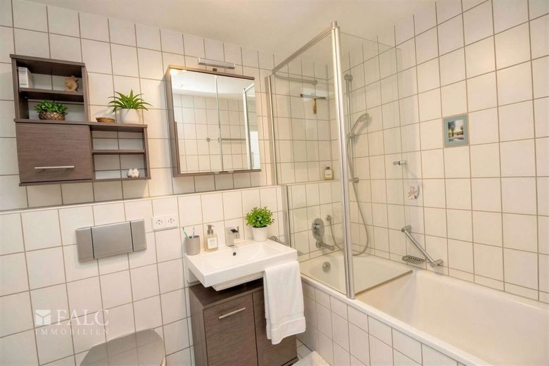 Exklusives Penthouse im Zentrum Göppingen – Badezimmer