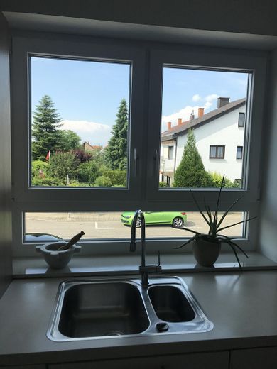 Maisonettenwohnung Limburgerhof mit Garage und unverbaubarem Ausblick – Ausblick Küche