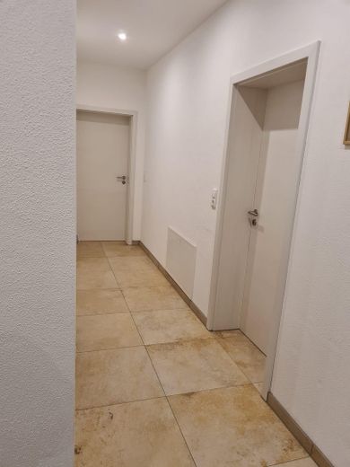 3.5-room 90 m² apartment in a new building for rent – Flur