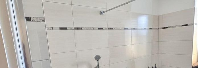 Bonito apartamento de 1 habitación con balcón y cocina en Luckenwalde – Badezimmer