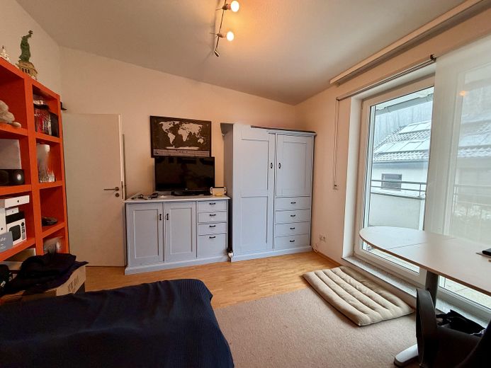 Wo Wald auf Weitblick trifft – Traumvilla mit Taunus- und Skyline-Panorama – Schlafzimmer
